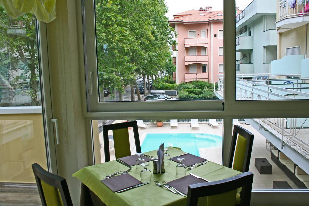 Hotel Union Park - Sul Mare Con Piscina Riscaldata -idromassaggio -spiaggia - Parcheggio Riccione