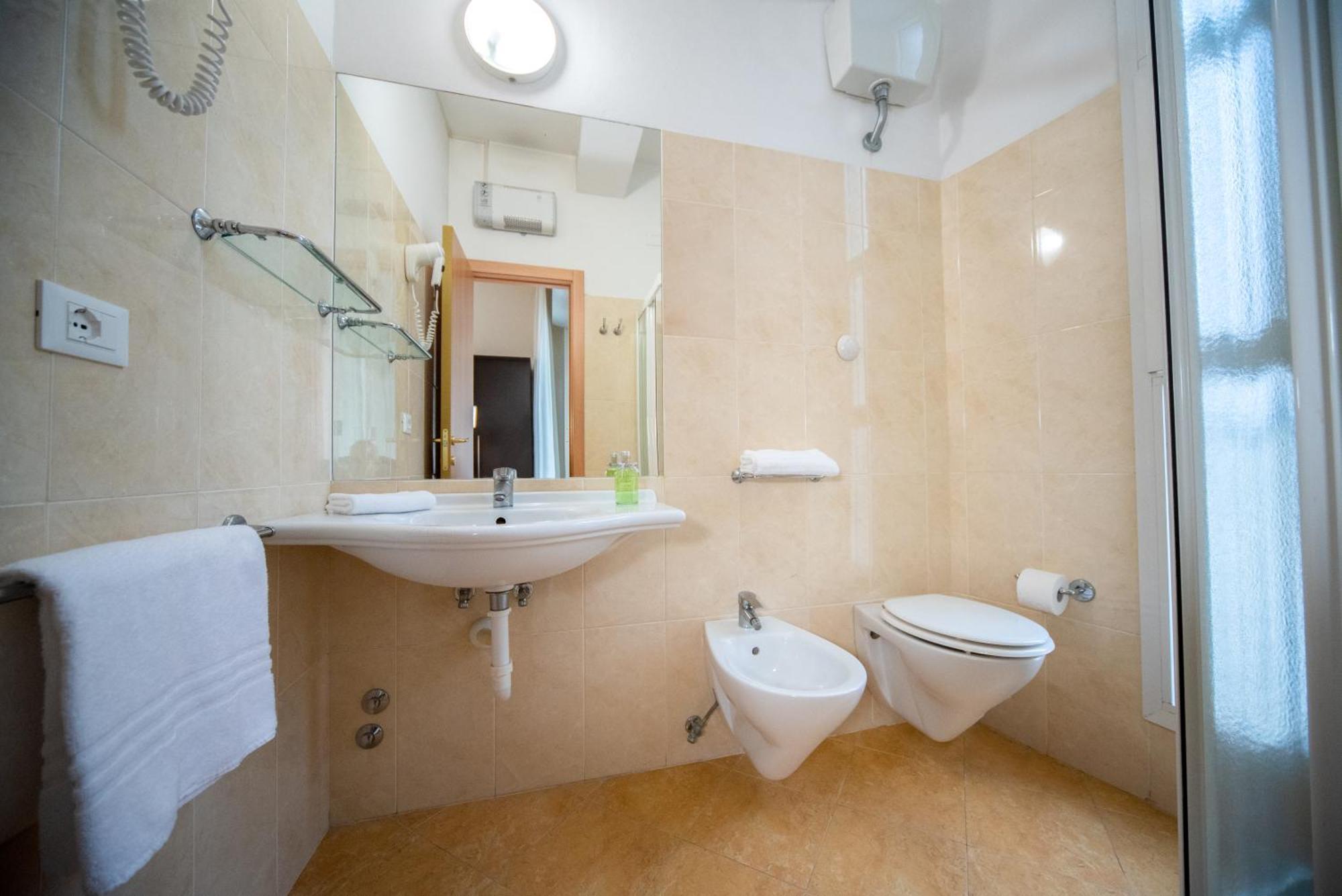 Hotel Union Park - Sul Mare Con Piscina Riscaldata -idromassaggio -spiaggia - Parcheggio 3*